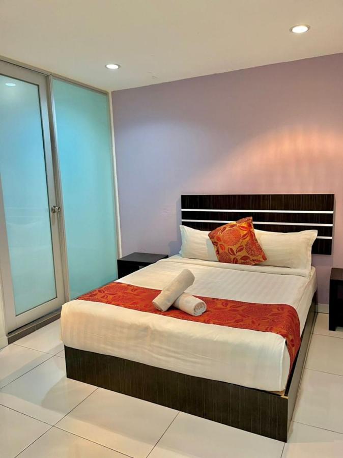 Hotel Zamburger Tengkera Melaka Екстериор снимка