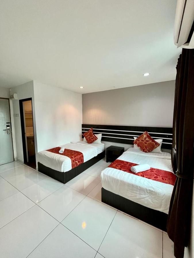Hotel Zamburger Tengkera Melaka Екстериор снимка